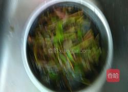 香椿炒鸡蛋的做法图解3