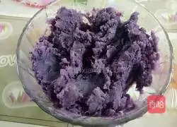 Illustration of how to make violet steamed buns 3