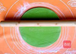 手擀菠菜面的做法图解7