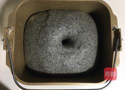 奶香黑芝麻大馒头的做法图解4