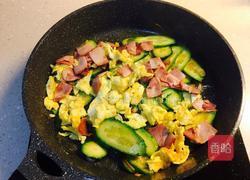 培根鸡蛋炒瓜片的做法图解14
