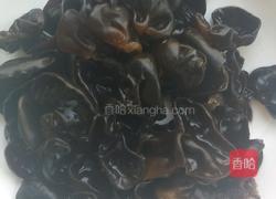 芥末木耳的做法图解1