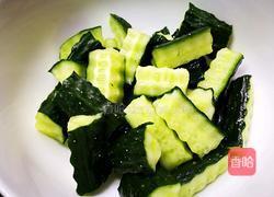 「Cathy边吃边营养」夏日香拌黄瓜的做法图解1