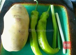 尖椒土豆片的做法图解1