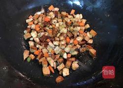 香干蔬菜炒肉丁的做法图解8
