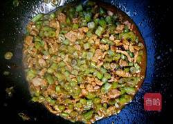 肉丁炒豆角的做法图解12