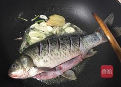 鲫鱼炖豆腐的做法图解5