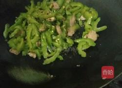 苦瓜炒肉的做法图解6