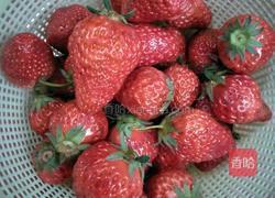 白糖草莓的做法图解1