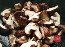 香菇胡萝卜炒肉片的做法图解6