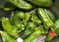 糖醋虎皮青椒的做法图解1