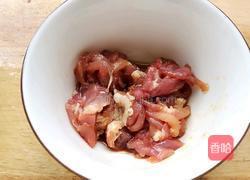 蒜苔炒肉丝的做法图解2