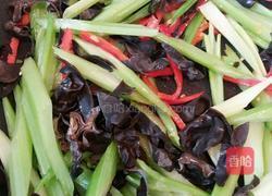 鸡蛋炒芹菜的做法图解8