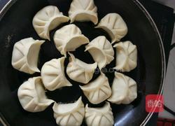 五彩抱蛋煎饺的做法图解4