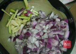 洋葱酱炒意粉的做法图解2