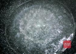 洋葱酱炒意粉的做法图解3