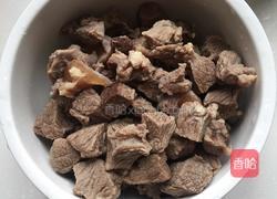 牛肉炖粉条的做法图解3