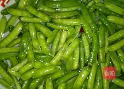 蒸甜豌豆荚的做法图解1