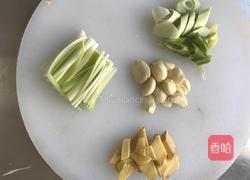 山鸡炖榛蘑的做法图解3