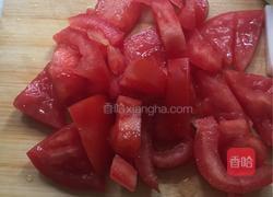 野芹菜番茄炒年糕的做法图解2