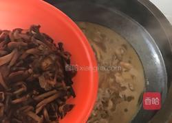 山鸡炖榛蘑的做法图解9