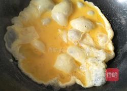 蒜台炒鸡蛋的做法图解2