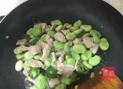 蚕豆青椒炒肉片的做法图解4