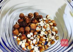 安神滋润莲子汤的做法图解1