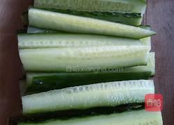 酸辣黄瓜条的做法图解2