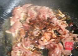 肉丝蒜苔炒饼的做法图解4