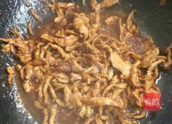 肉丝蒜苔炒饼的做法图解5