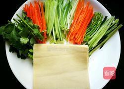 「Cathy边吃边营养」京酱肉丝东北版的做法图解2