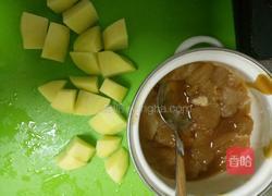 蚝油土豆肉丁盖饭的做法图解1