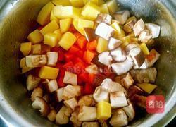 红烧肉香菇胡萝卜焖饭的做法图解5