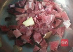 香菇炖牛肉的做法图解1