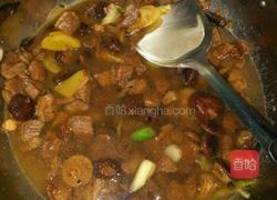 香菇炖牛肉的做法图解7