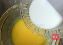 戚风蛋糕的做法图解3