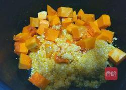 南瓜玉米渣粥的做法图解3