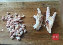 酸辣鸡脚的做法图解1