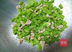 豆角炒肉丁的做法图解6