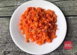 咸鱼鸡粒炒饭的做法图解4