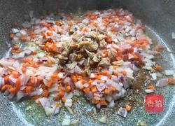 咸鱼鸡粒炒饭的做法图解9