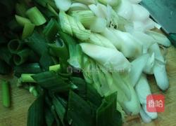 老屋私房菜鸡蛋炒大葱的做法图解1