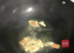 Illustration of how to make lazy green pepper fried meat roll flatbread 6