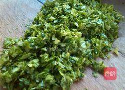 芹菜猪肉馅馄饨的做法图解2