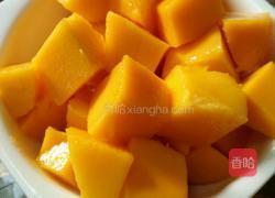 芒果奶昔的做法图解3