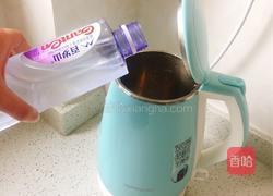 红茶奶茶奶霜的做法图解2