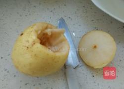 冰糖雪梨枸杞汁的做法图解2