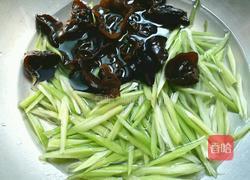 芹菜木耳炒肉丝的做法图解3