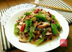 双椒炒香菇的做法图解1